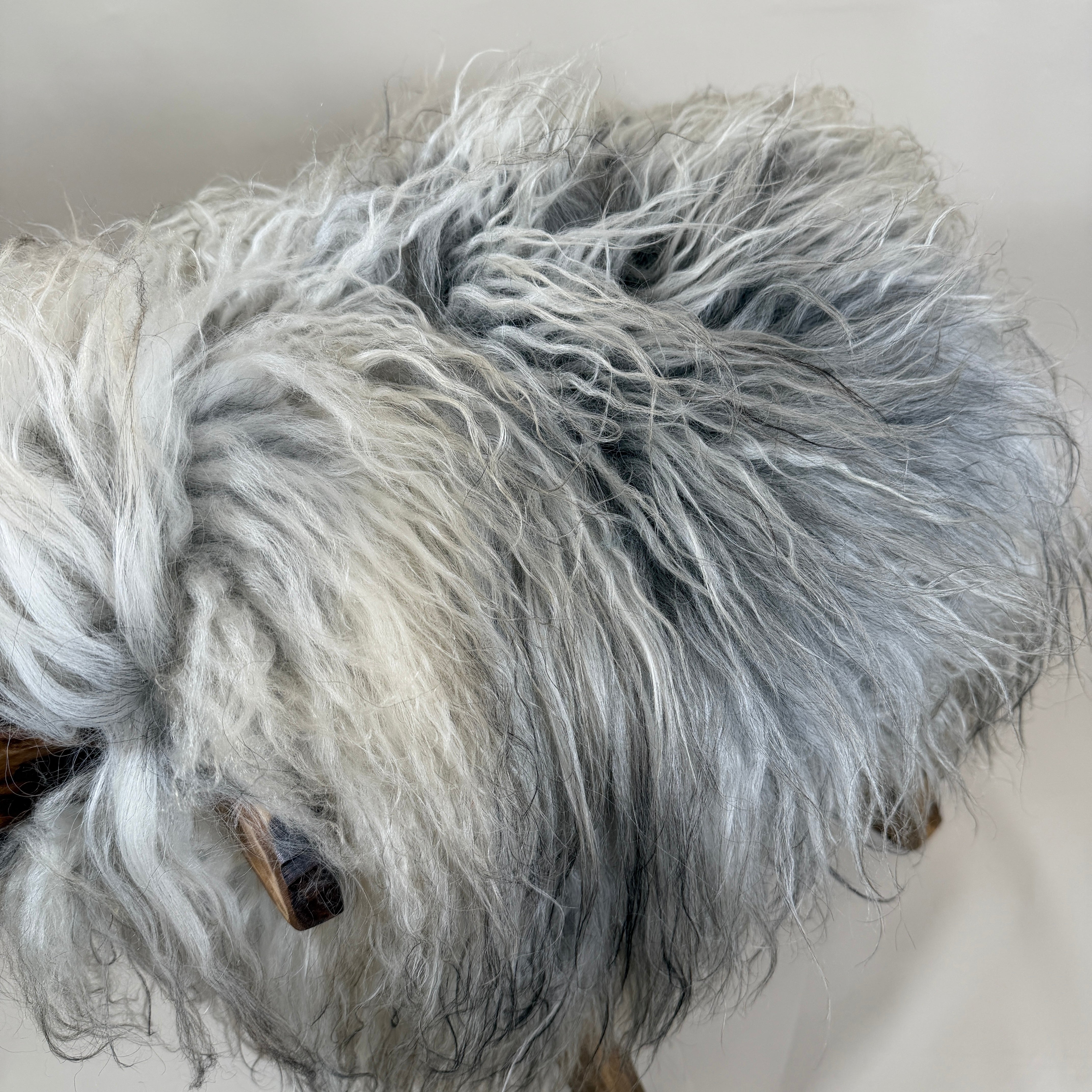 Schafhocker absolutes Einzelstück »Hermine« das wilde Madl Locki limited