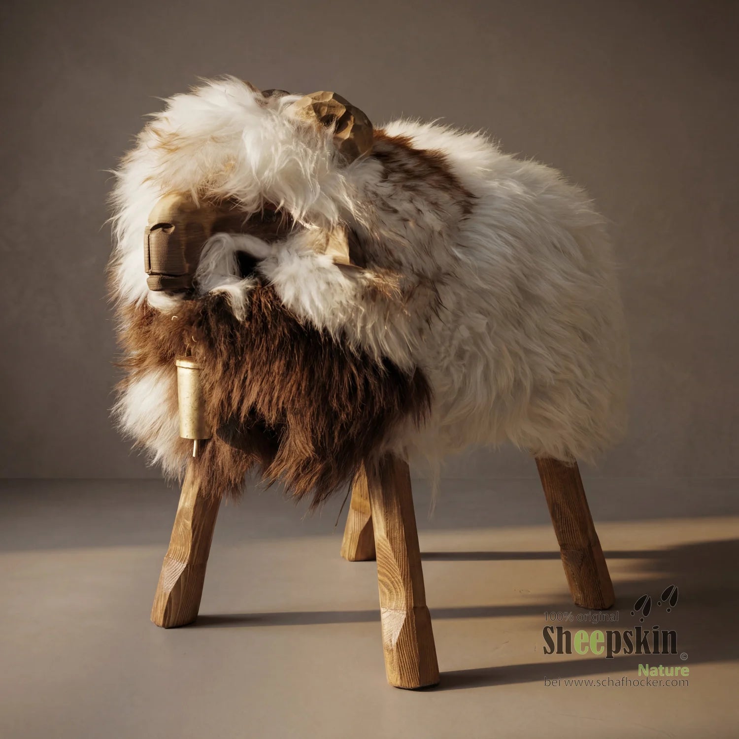 absolutes Einzelstück Schafhocker Bua »Lennart« Designer