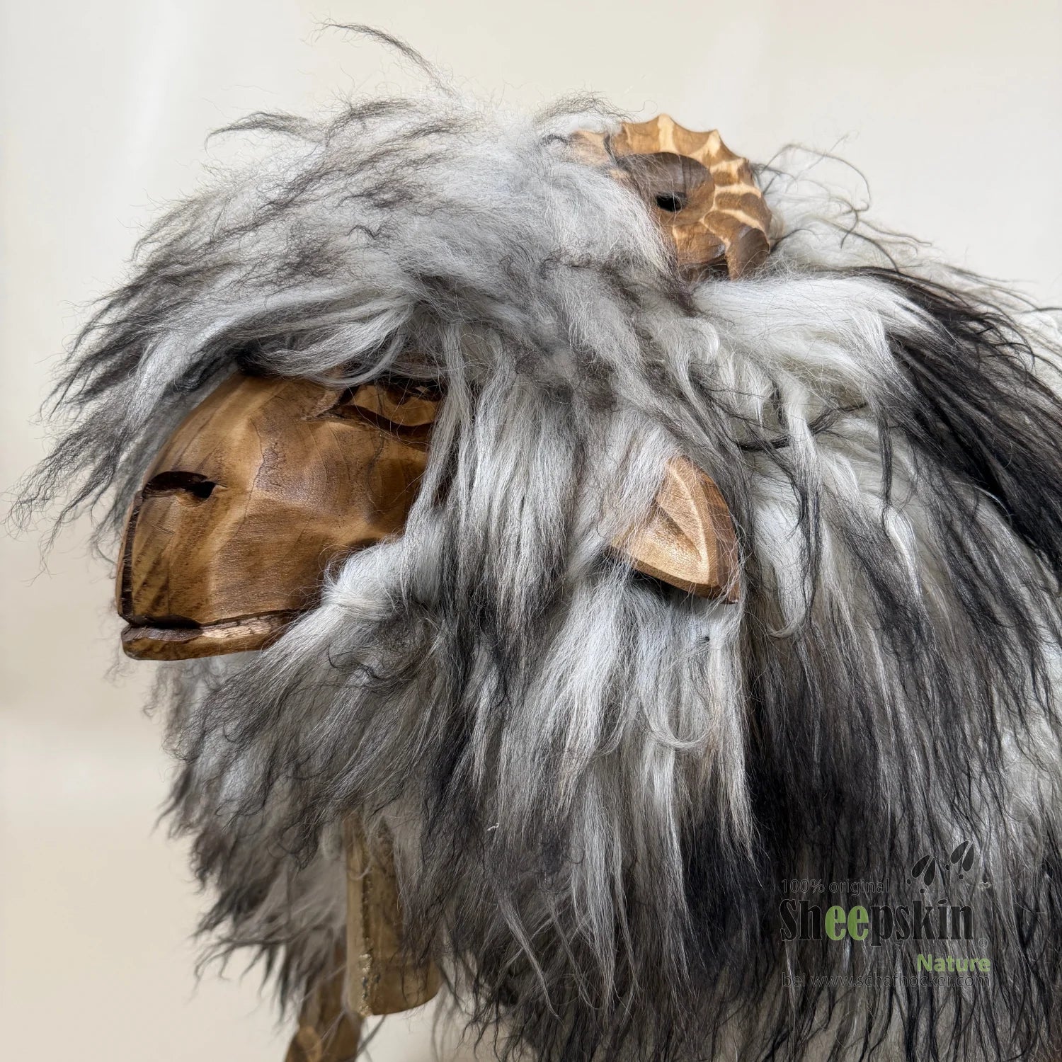 absolutes Einzelstück Schafhocker Bua »Porthos« locki