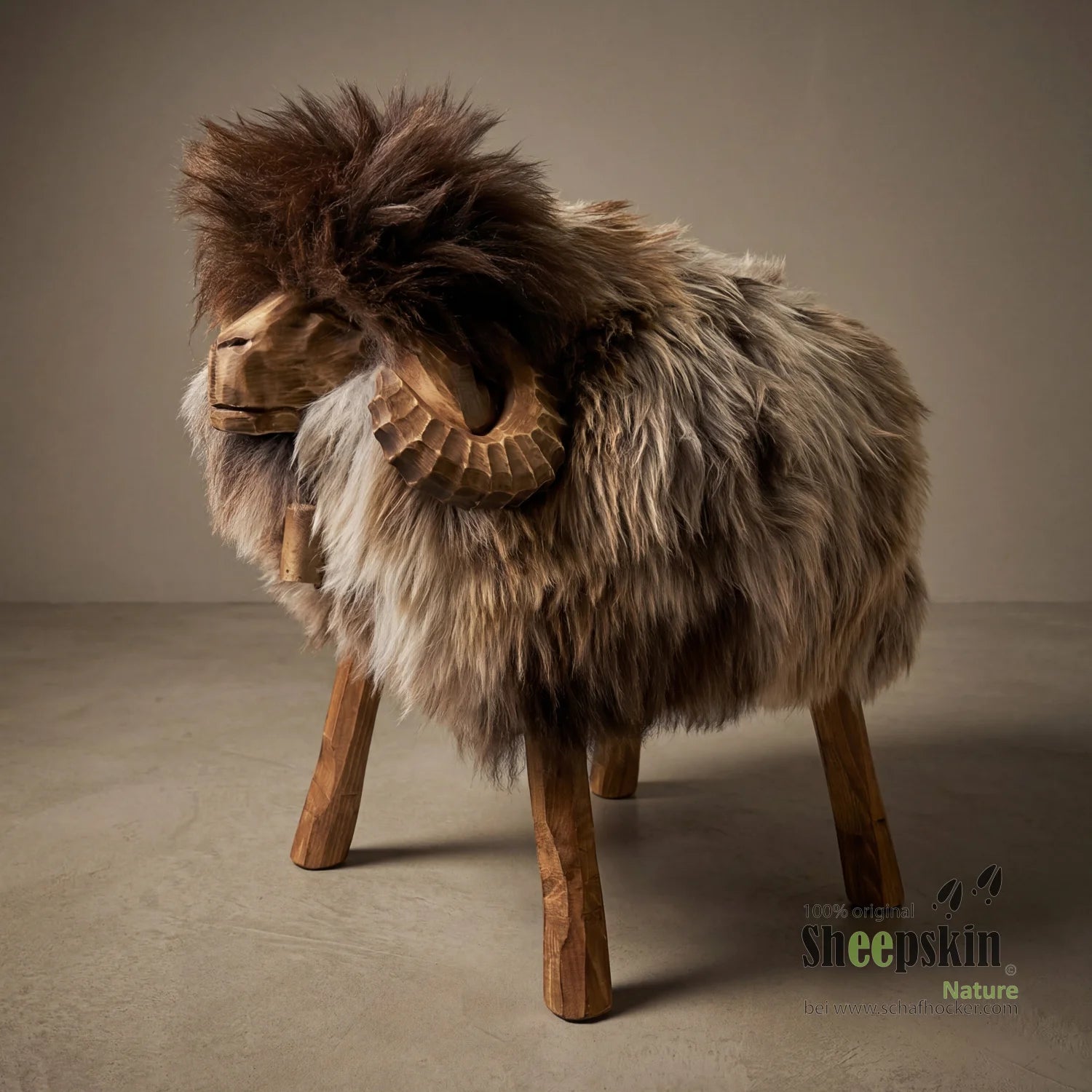 absolutes Einzelstück Schafhocker Mufflon »Rudi« reverse