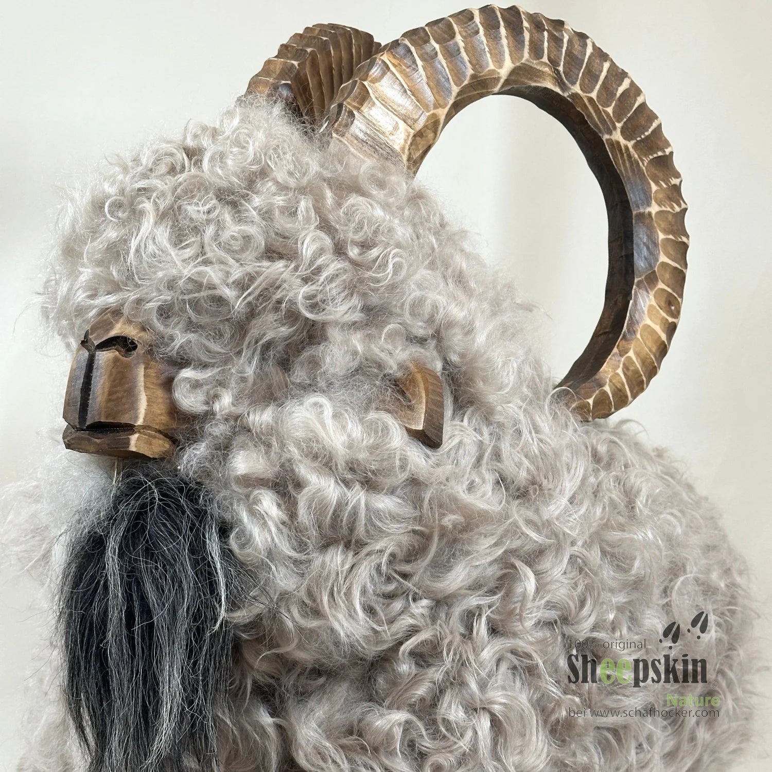 Premium Design Tierhocker ➤ Schafhocker absolutes