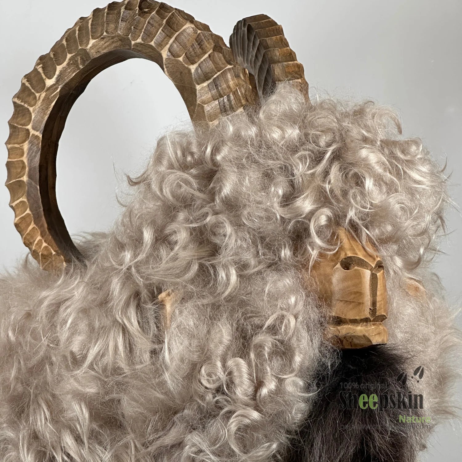 Premium Design Tierhocker ➤ Schafhocker absolutes