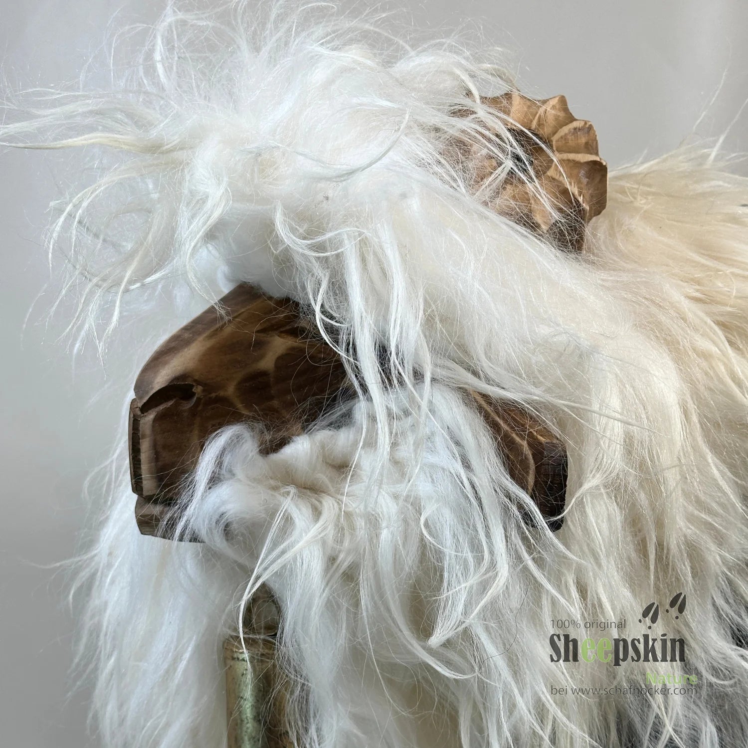 Schafhocker absolutes Einzelstück ➳ Jogi der wilde Bua weiß