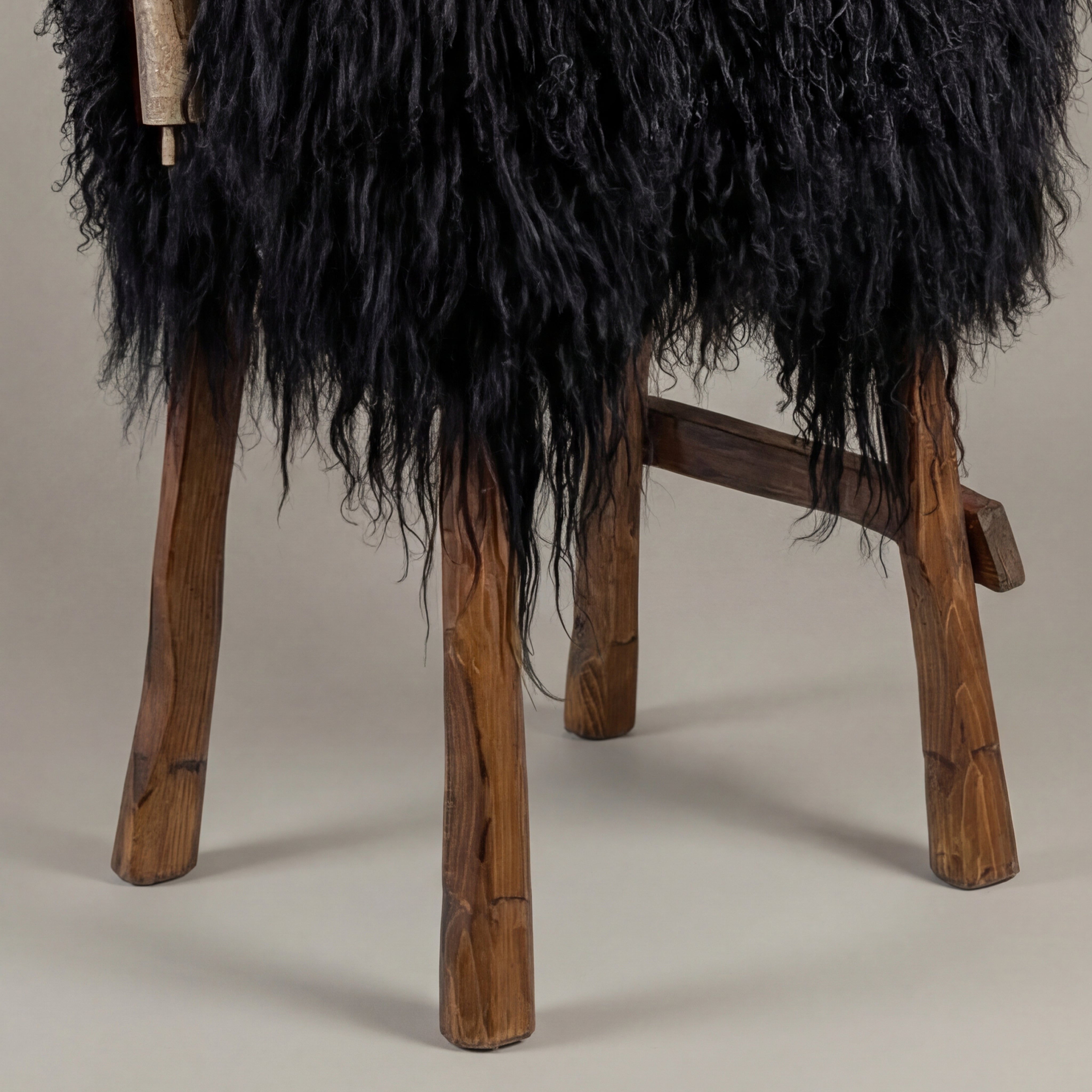 Design Barhocker Tierhocker Schafhocker »Lotte« das wilde Madl" Locki schwarz