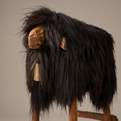 Design bar stool animal stool sheep stool “Moni” the wild girl Iceland black