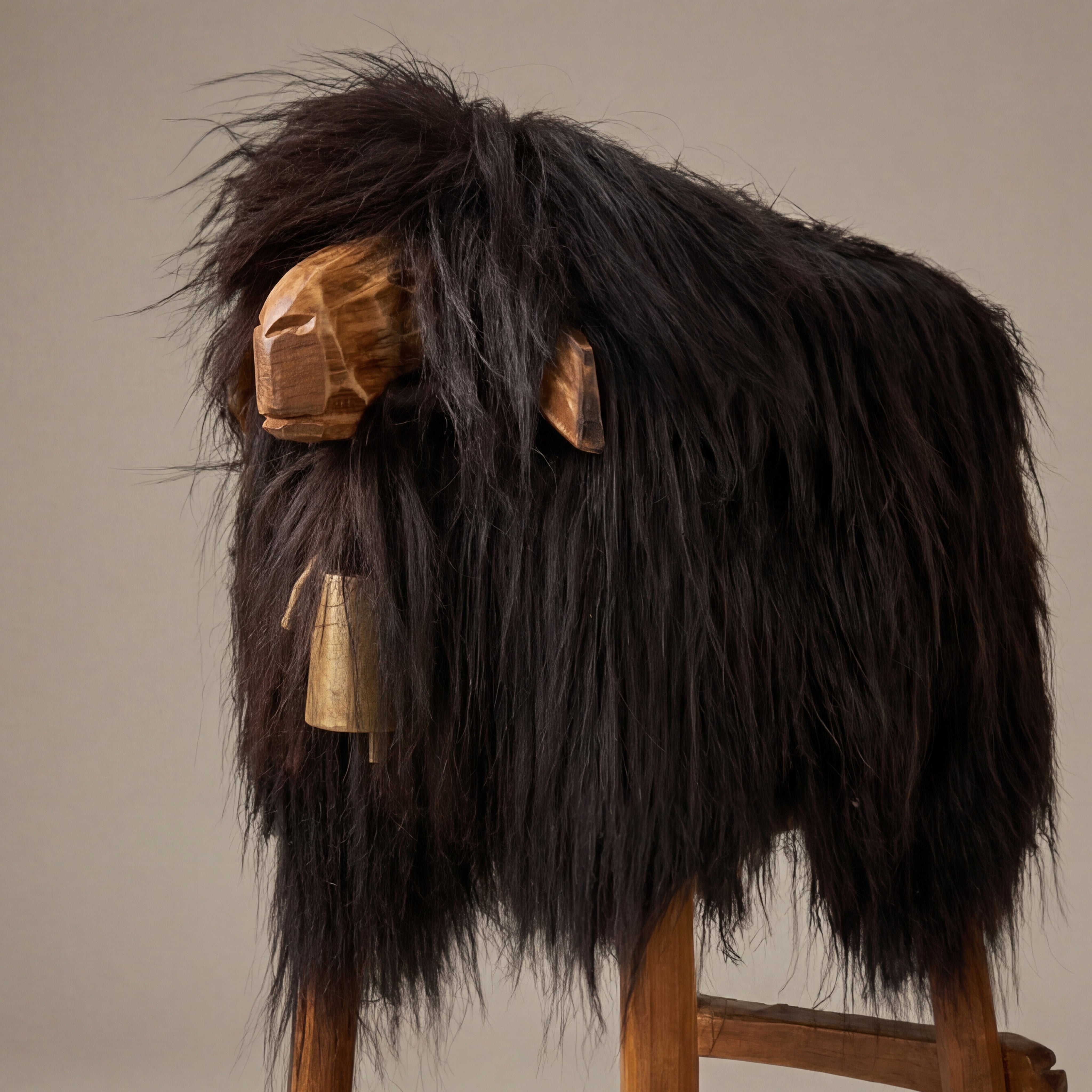 Design Barhocker Tierhocker Schafhocker »Moni« das wilde Madl Island schwarz