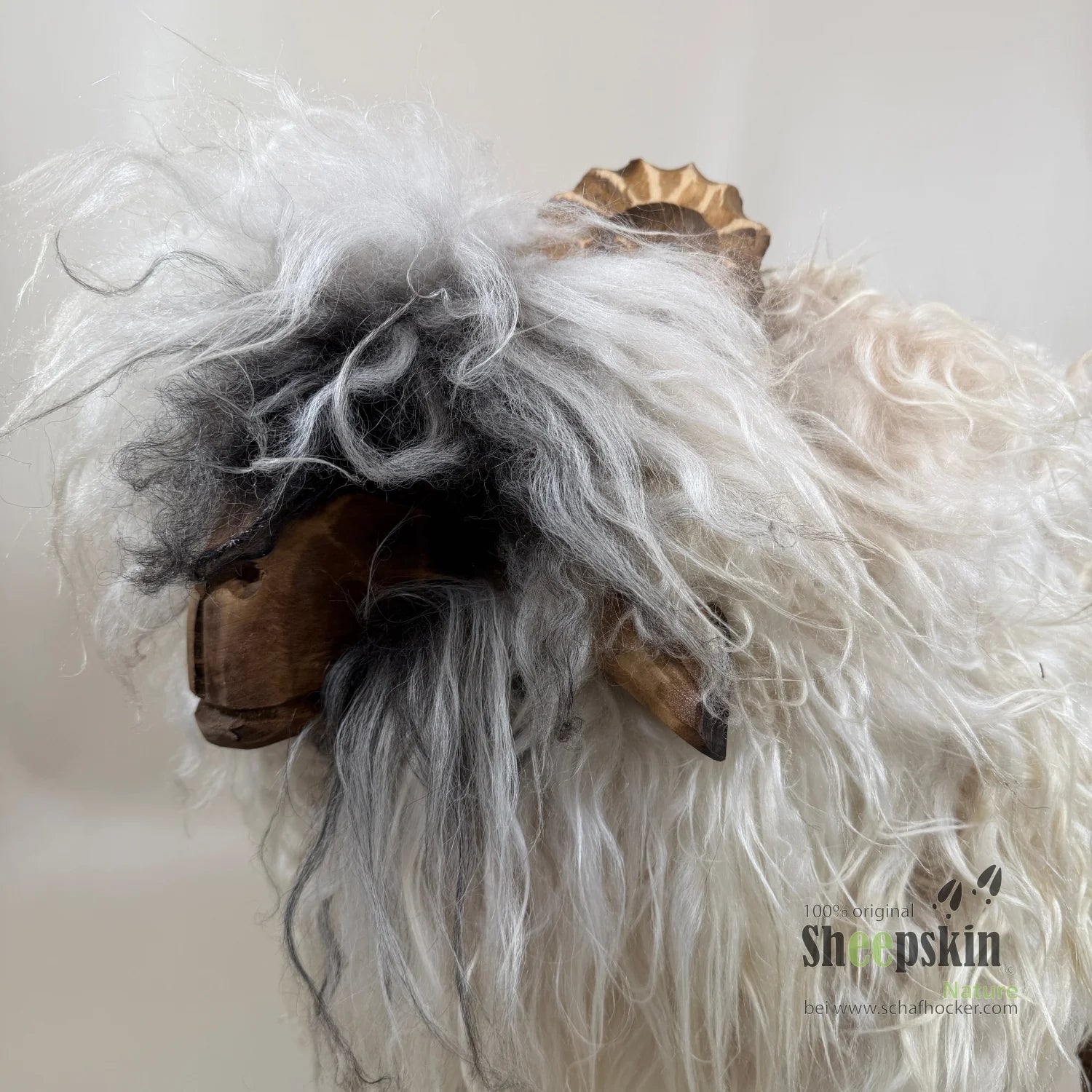 absolutes Einzelstück Schafhocker Bua »Athos« Locki limited