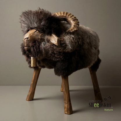 absolutes Einzelstück Schafhocker Mufflon »James« Designer