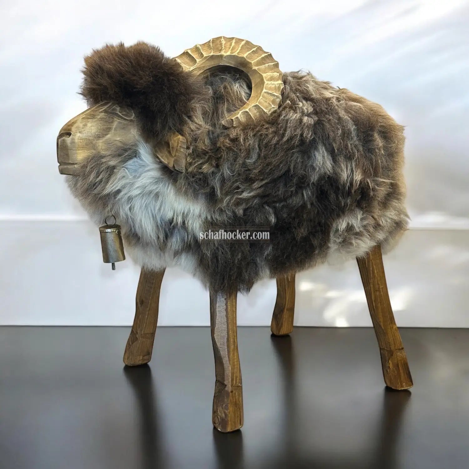 absolutes Einzelstück | Schafhocker Mufflon Mani | Designer Hocker Schaf Tierhocker Schafhocker Mufflon