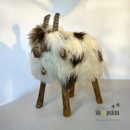 absolutes Einzelstück Schafhocker Ziege »Jogl« Designer