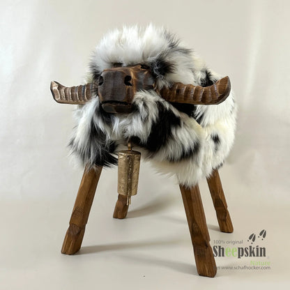 absolutes Einzelstück | Schafhocker Stier Kuhlio Designer