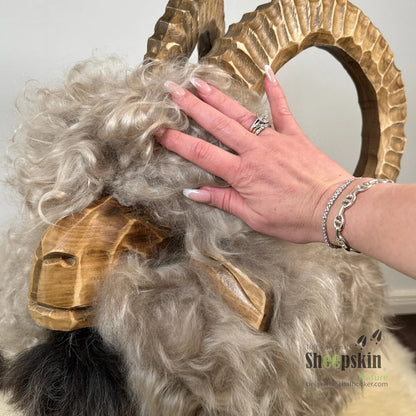 Premium Design Tierhocker ➤ Schafhocker absolutes