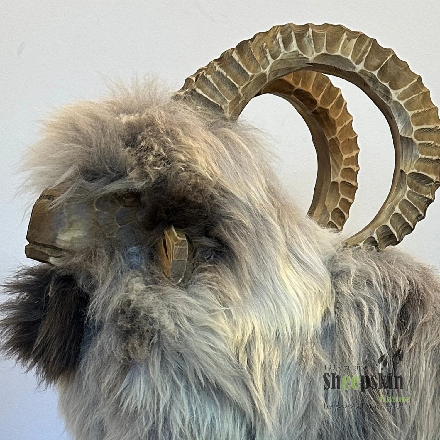 Premium Design Tierhocker ➤ Schafhocker 𓃵 Rocky der Steinbock grau greige limited Schafhocker Steinbock