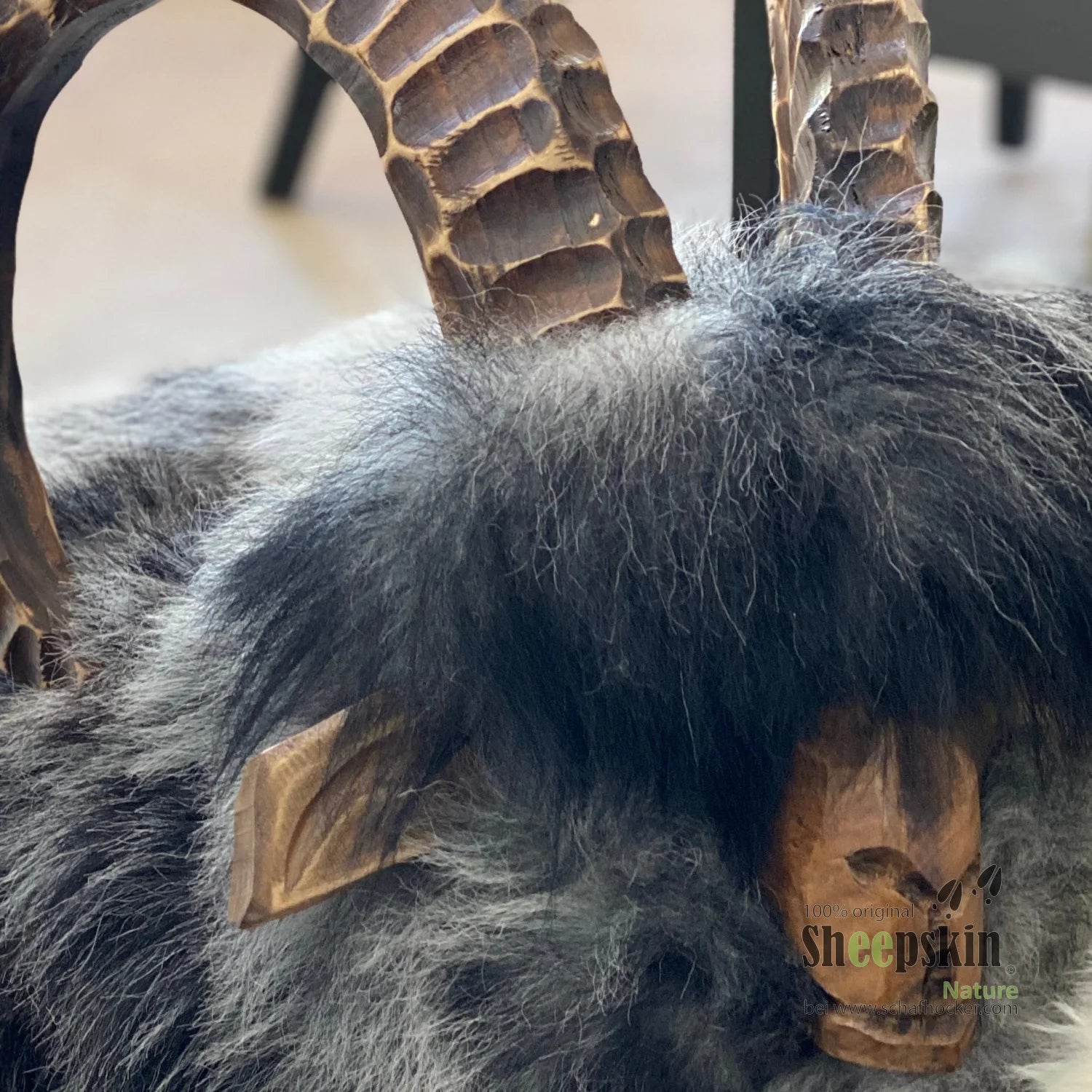 Premium Design Tierhocker ➤ Schafhocker 𓃵 Rocky der Steinbock grau schwarz limited Schafhocker Steinbock
