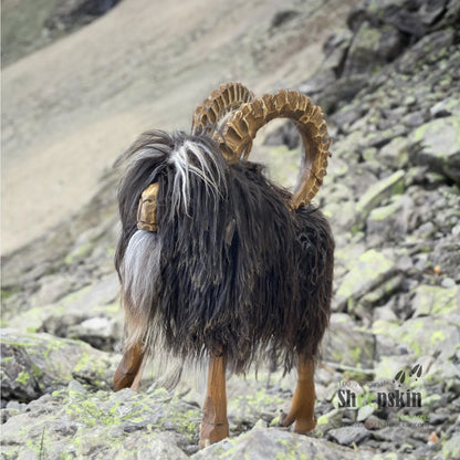 Tierhocker 𓃵 Rocky der Steinbock dark limited Designer