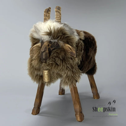 Hocker 𓃶 ’Zenzi die freche Ziege’ dark limited