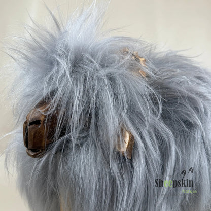 Premium Schafhocker Hubi der zornige Bua silbergrau Hocker