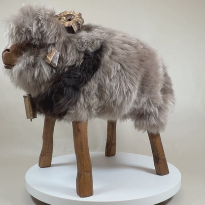 Schafhocker absolutes Einzelstück Bua »Malik« sandy braun Widder