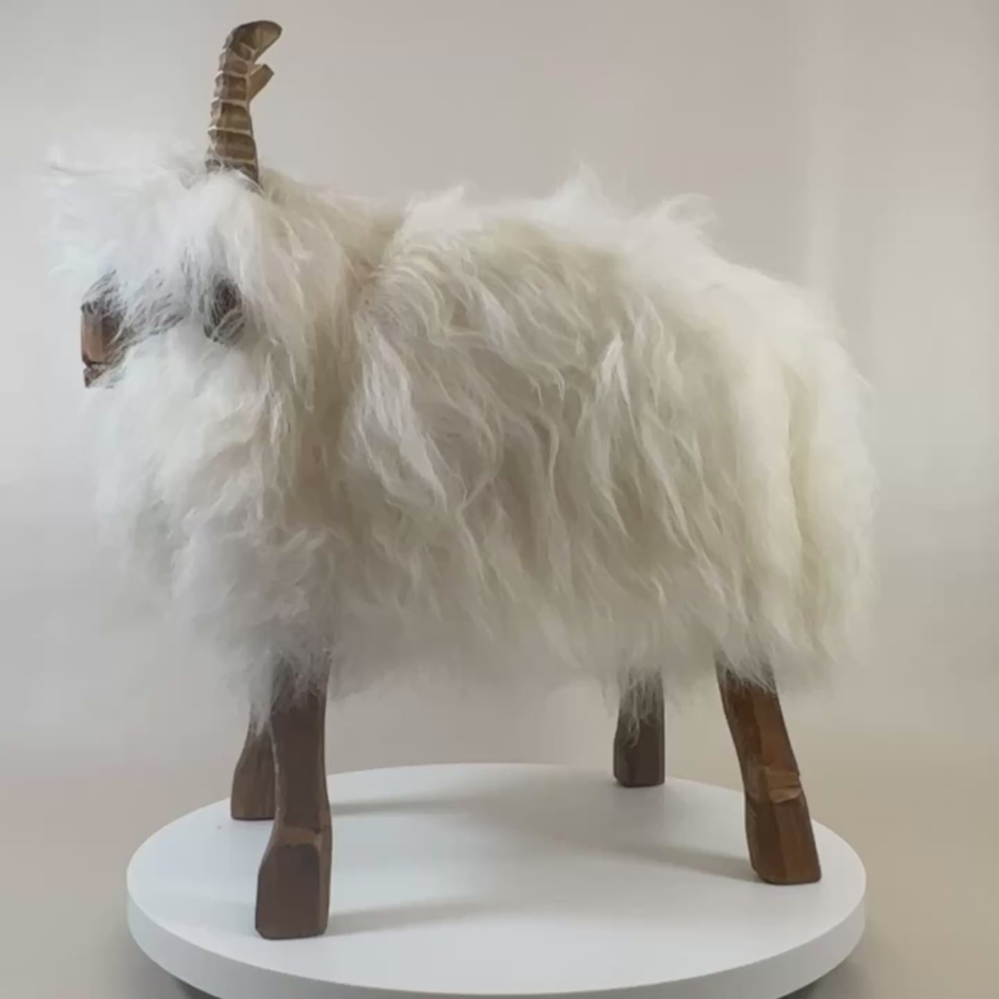 Premium Design Tierhocker Schafhocker Hocker »Zenza« die freche Ziege weiß limited