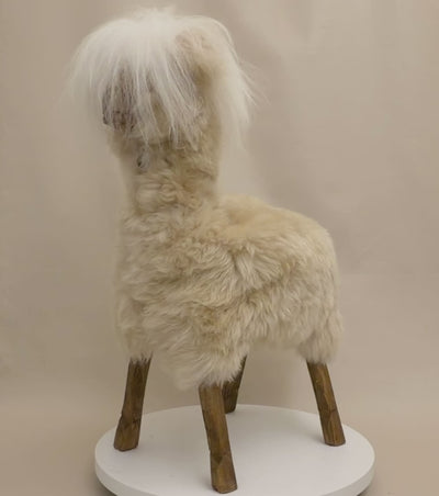 Schafhocker Alpaka »Bubbles« Designer Hocker Tierhocker champagner