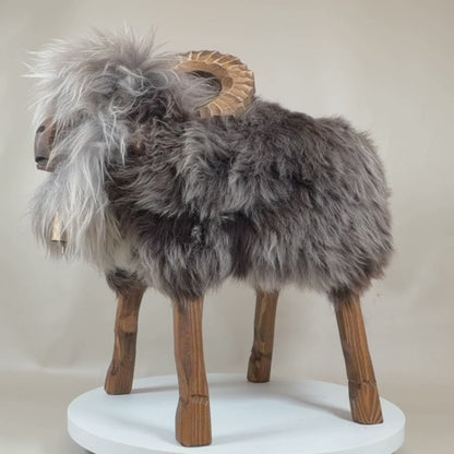 Premium Design Tierhocker Schafhocker »Micki« das Mufflon grau