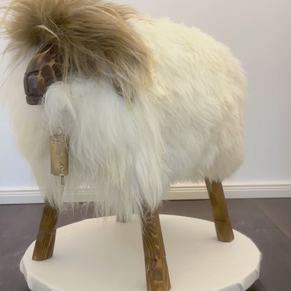 pièce unique absolue | Tabouret mouton Lady Elsa Madl tabouret design tabouret animal mouton