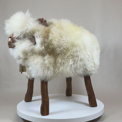 Banqueta de ovelha »Paul« o banquinho Bua banquinho animal de design Aries branco