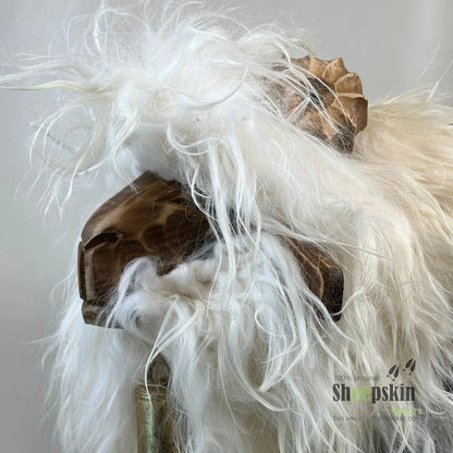 Schafhocker absolutes Einzelstück ➳ Jogi der wilde Bua weiß