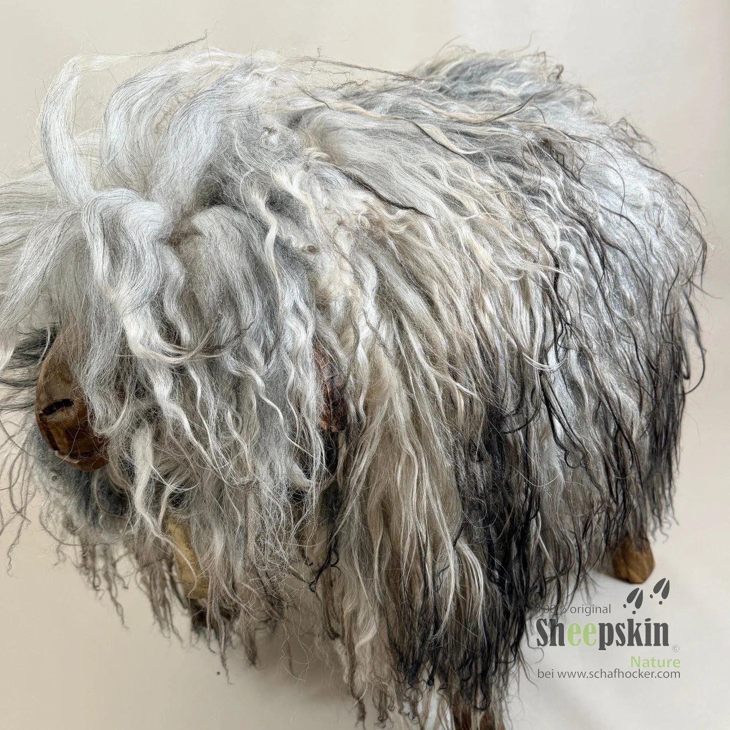 Schafhocker absolutes Einzelstück »Olivia« das wilde Madl