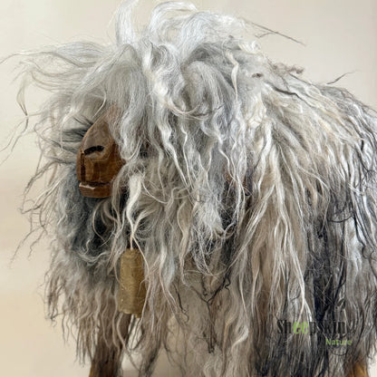 Schafhocker absolutes Einzelstück »Olivia« das wilde Madl