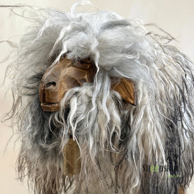 Schafhocker absolutes Einzelstück »Olivia« das wilde Madl