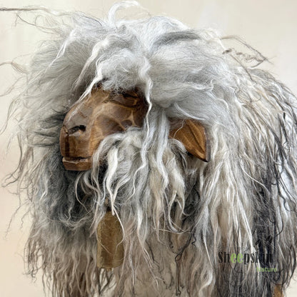 Schafhocker absolutes Einzelstück »Olivia« das wilde Madl