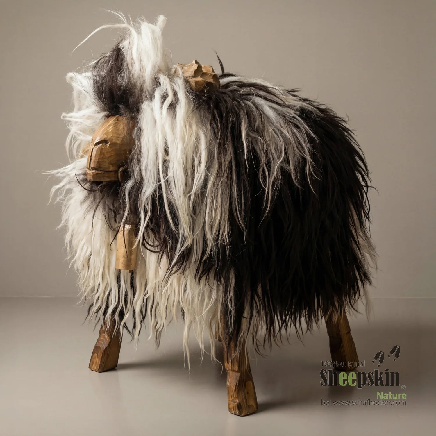 Schafhocker absolutes Einzelstück »Ozzy« der wilde Bua weiß
