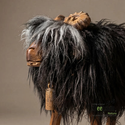 Schafhocker absolutes Einzelstück »Reto« der wilde Bua