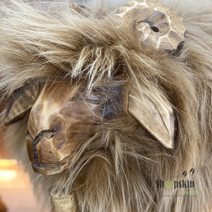 Schafhocker Anton der eitle Bua fox Hocker Designer Tierhocker Widder Schafhocker Bua