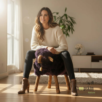 Schafhocker ➳ Benedikt der elegante Bua aubergine Hocker