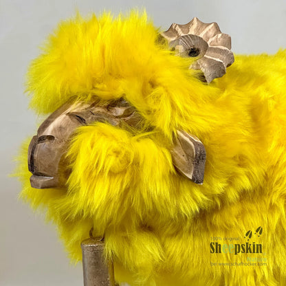 Schafhocker Sunny der fröhliche Bua gelb Hocker Designer