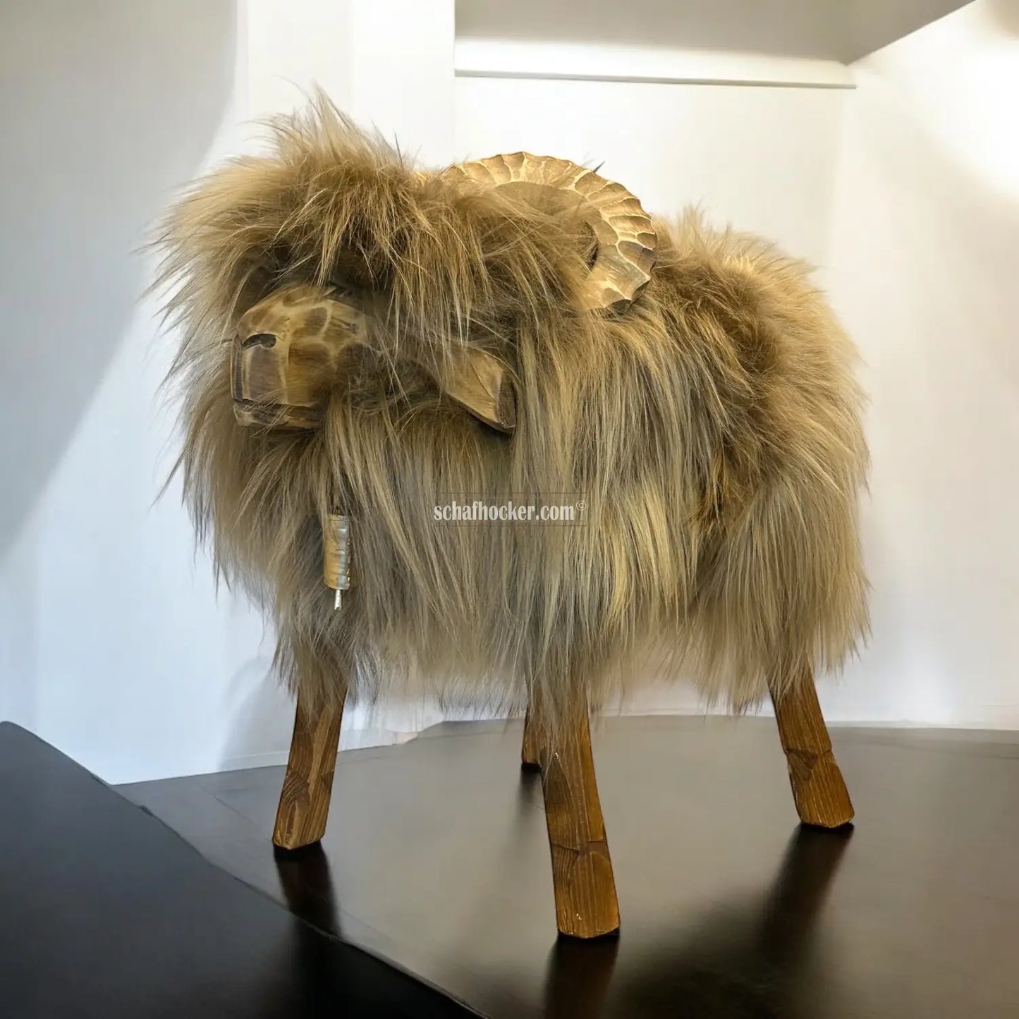 Schafhocker Mufflon Antonio | Designer Hocker Schafbock Tierhocker Schafhocker Mufflon