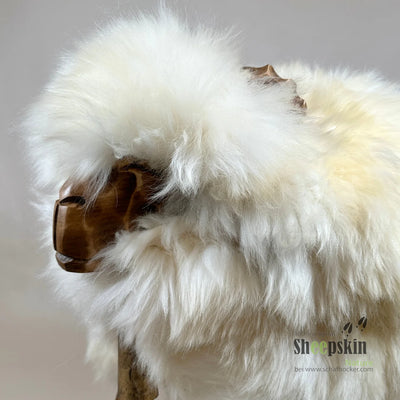 Schafhocker ➳ Paul der feminine Bua weiß Hocker Designer